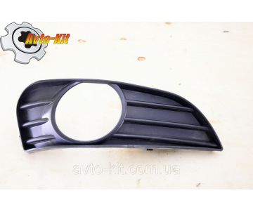 Решетка противотуманной фары R Geely MK2