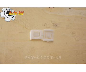 Клипса опоры передних сидений R Chery Amulet